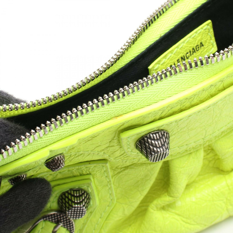 BALENCIAGA LE CAGOLE MINI BB 鏈條斜背包,皮革材質,螢光黃-4