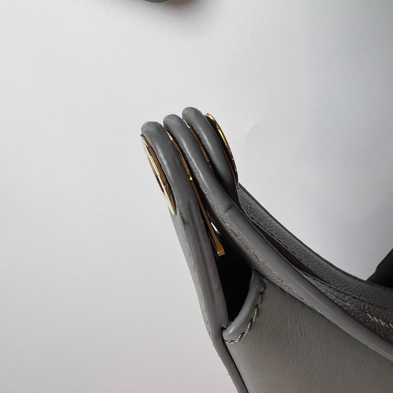 LOEWE 灰LUNA HOBO腋下包-10