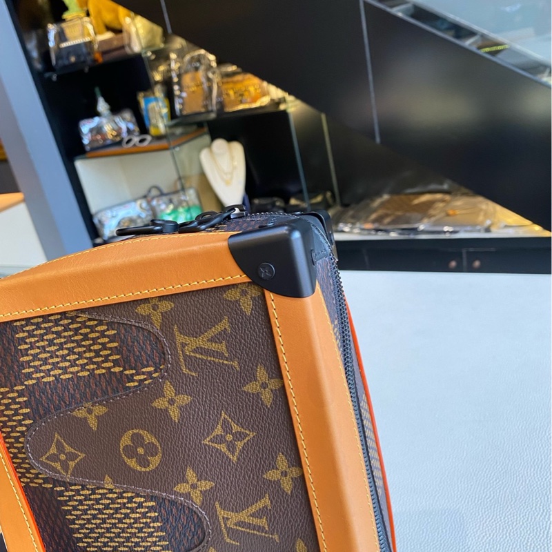LV x nigo soft trunk 聯名 限量款 盒子包  尺寸約25x18x10-19