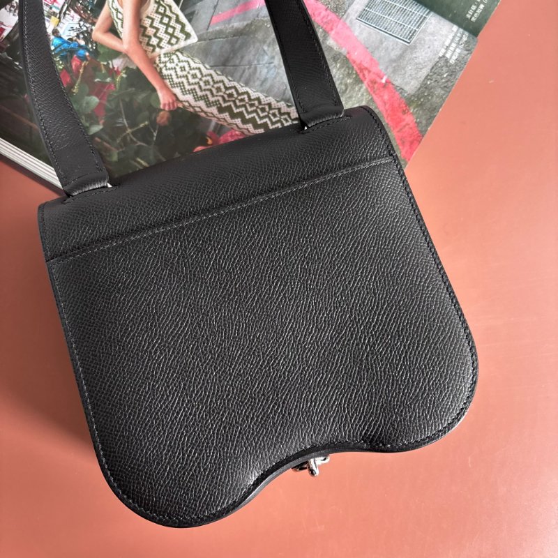 ::HERMES:: 愛馬仕 Della mini 18 屁股包 黑色皮革銀釦 斜背包-1