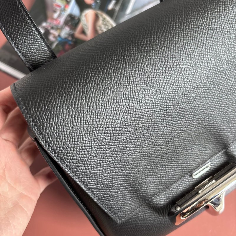 ::HERMES:: 愛馬仕 Della mini 18 屁股包 黑色皮革銀釦 斜背包-7