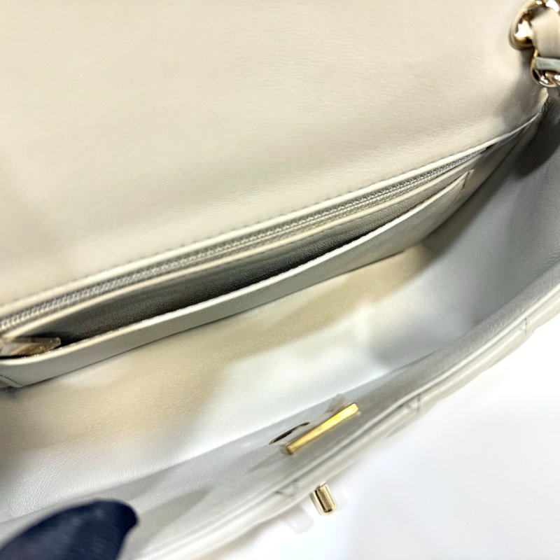 CHANEL鼠尾草灰羊皮淡金釦CF20/A69900-10