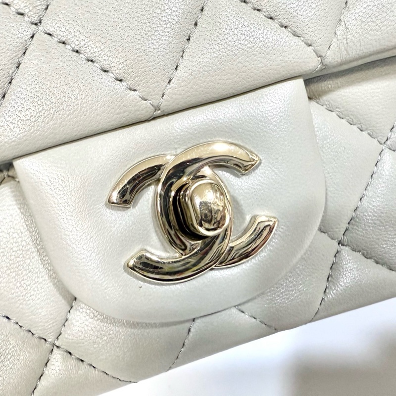 CHANEL鼠尾草灰羊皮淡金釦CF20/A69900-18