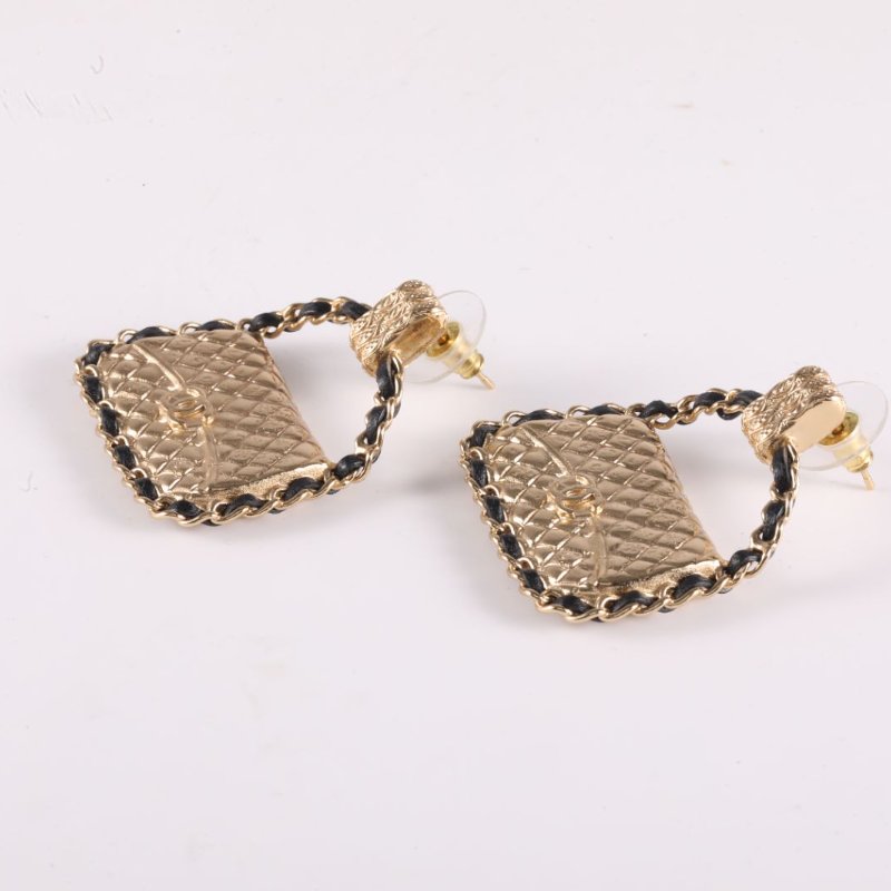 CHANEL 合金23A手工坊系列金色菱格紋包包耳環耳環-1