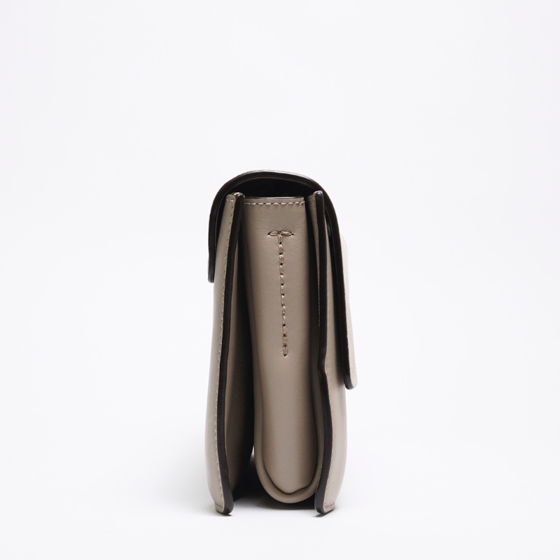 CHLOE Faye 麂皮小牛皮斜背包-大象灰-4