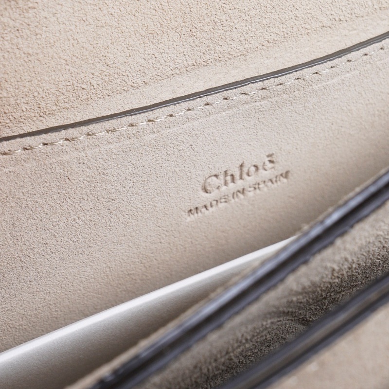 CHLOE Faye 麂皮小牛皮斜背包-大象灰-15