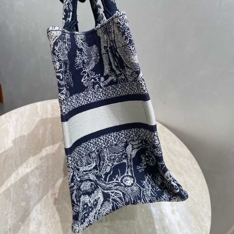 Dior 小號Book tote 動物園刺繡23年 尺寸約26.5x22x14-3