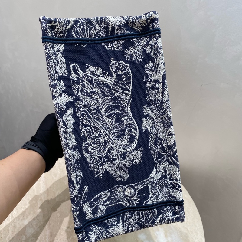 Dior 小號Book tote 動物園刺繡23年 尺寸約26.5x22x14-4