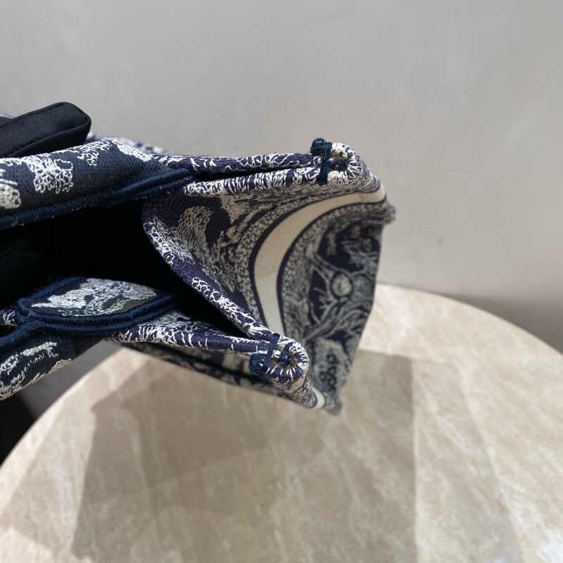 Dior 小號Book tote 動物園刺繡23年 尺寸約26.5x22x14-11