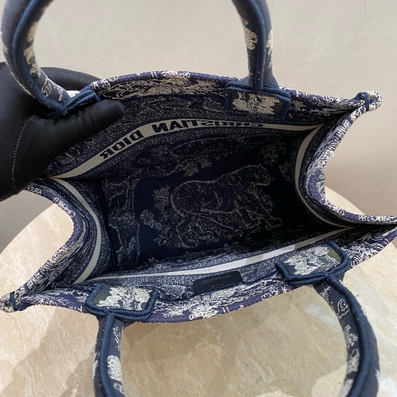 Dior 小號Book tote 動物園刺繡23年 尺寸約26.5x22x14-14