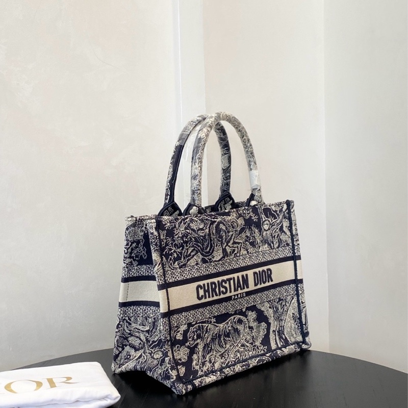 Dior 小號Book tote 動物園刺繡23年 尺寸約26.5x22x14-17