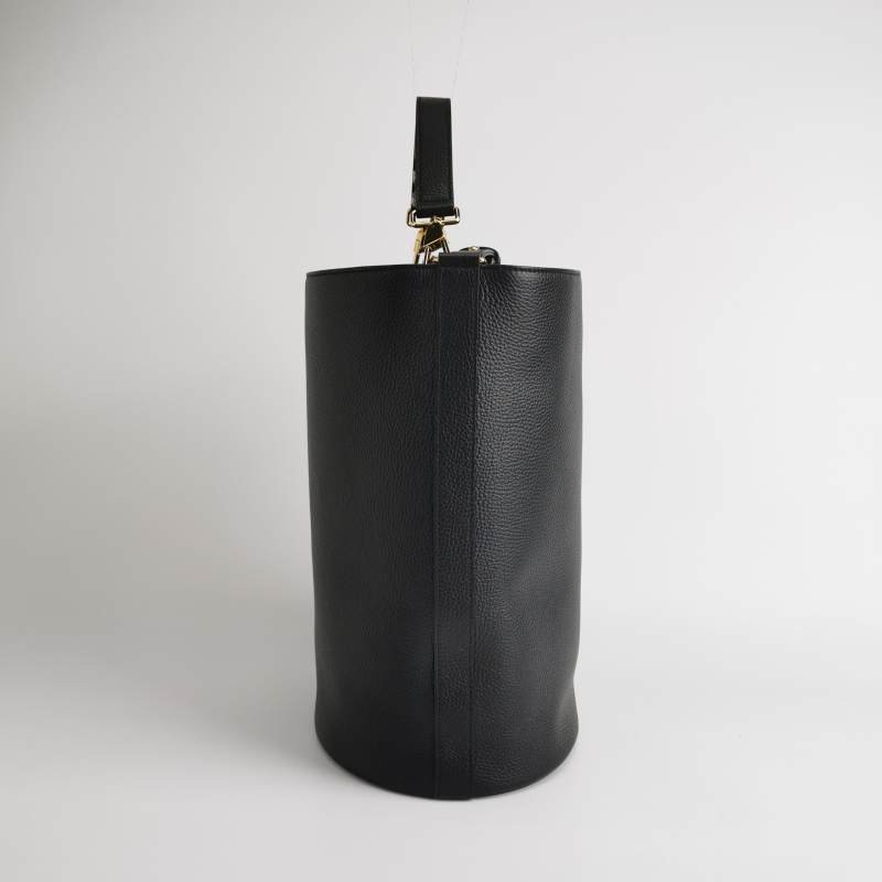 Burberry 牛皮純色字母Logo水桶包單肩包-2