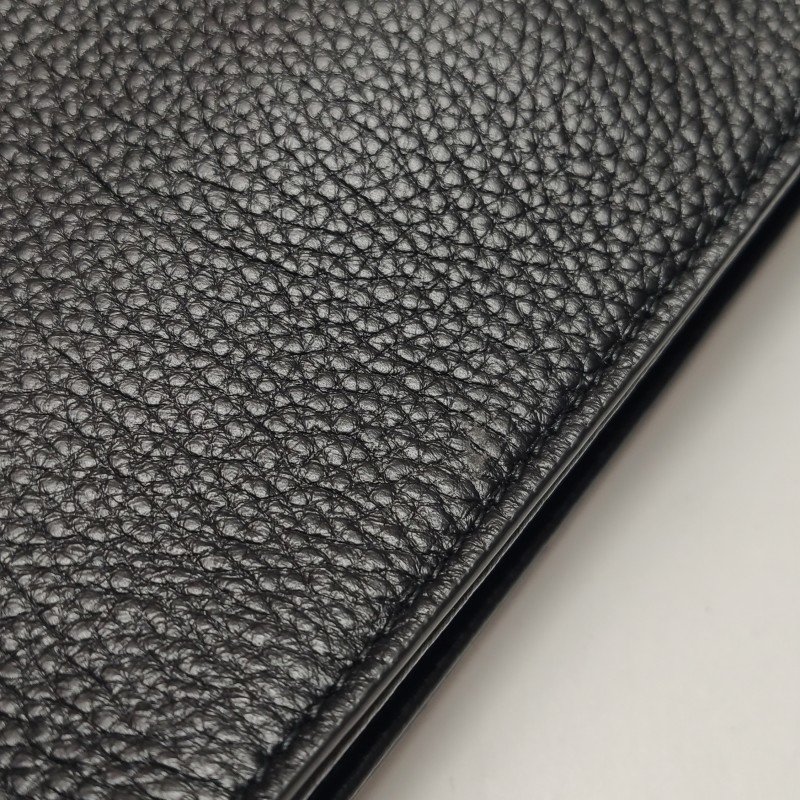 Burberry 牛皮純色字母Logo水桶包單肩包-11