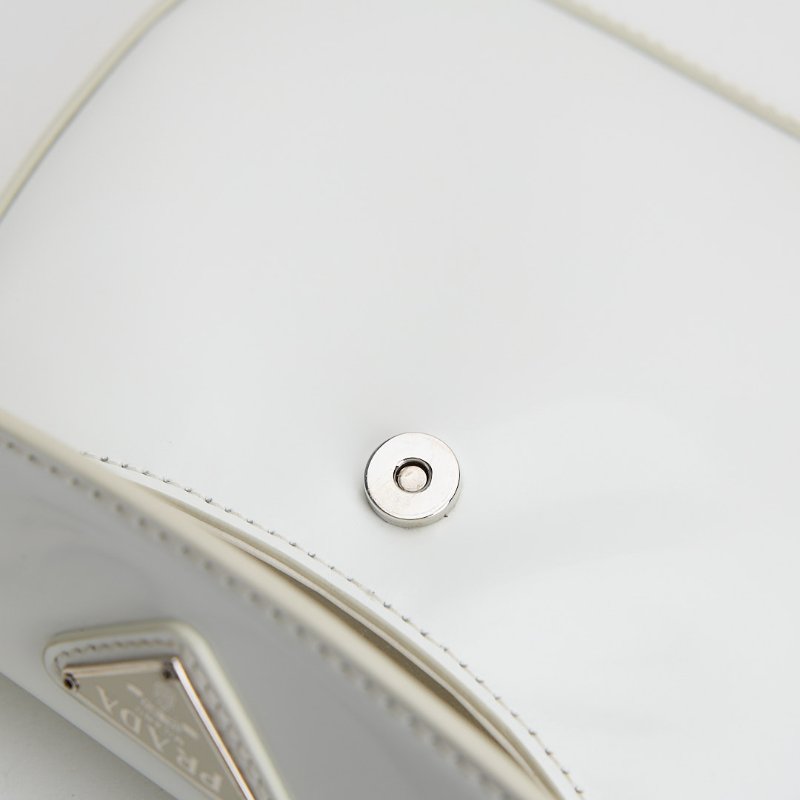 二手Prada cleo mini 白色/亮面牛皮-19