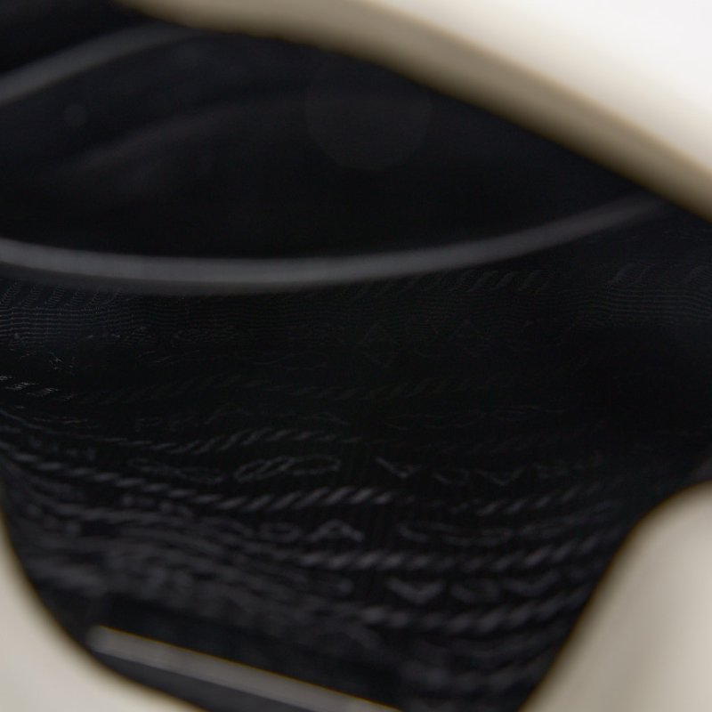 二手Prada cleo mini 白色/亮面牛皮-21