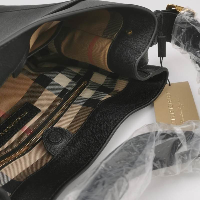 Burberry Elmstone牛皮纯色字母Logo单肩包-6