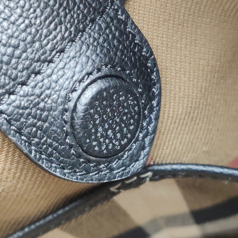 Burberry Elmstone牛皮纯色字母Logo单肩包-10