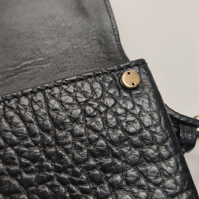 Burberry Madison 牛皮純色字母Logo徽標斜挎包單肩包-11