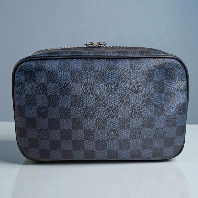 LV限定美洲盃系列經典棋盤格手拿包-1