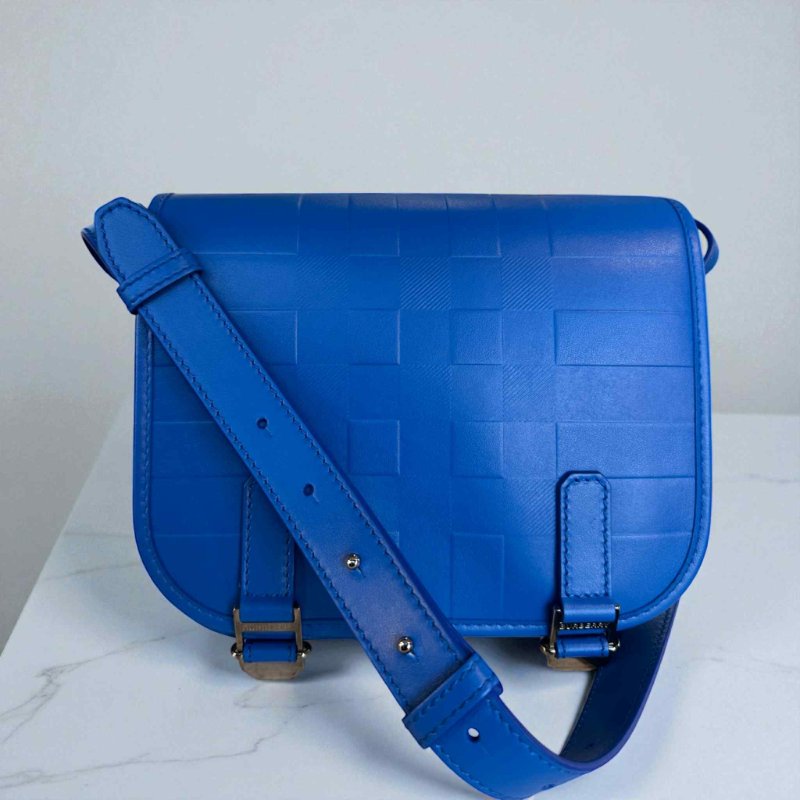 BURBERRY皮革方格紋翻蓋斜背包 淺藍色-0