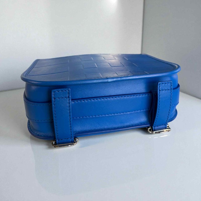 BURBERRY皮革方格紋翻蓋斜背包 淺藍色-3