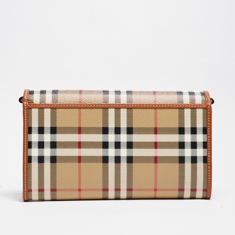 BURBERRY  浮雕LOGO格紋翻蓋長夾 (經典米色) WOC-1