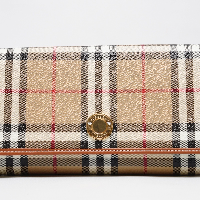 BURBERRY  浮雕LOGO格紋翻蓋長夾 (經典米色) WOC-2