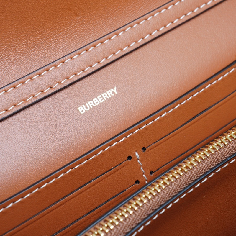 BURBERRY  浮雕LOGO格紋翻蓋長夾 (經典米色) WOC-10