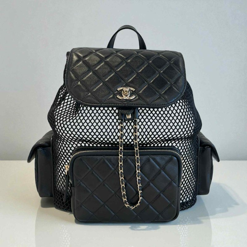 CHANEL羊皮簍空後背包 黑色 晶片-0