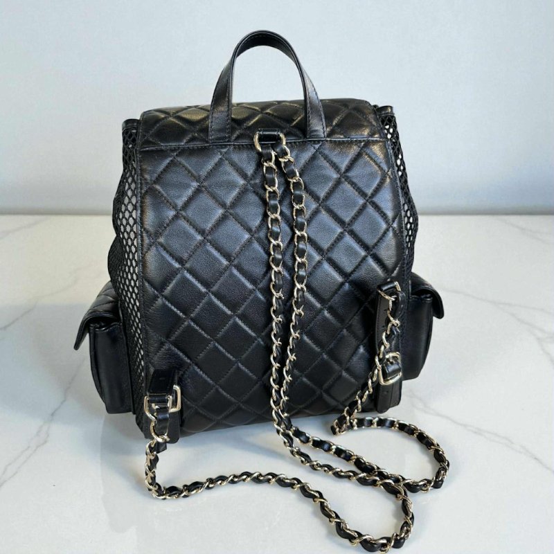 CHANEL羊皮簍空後背包 黑色 晶片-2