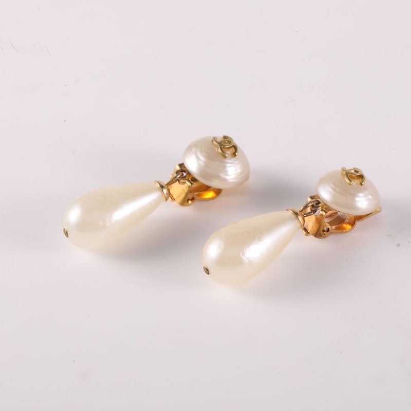 CHANEL 合金中古珍珠吊墜耳夾耳環-1