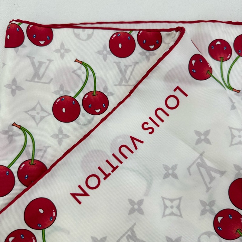 Louis Vuitton x 村上隆聯名櫻桃絲巾,白色F,90x90cm大方巾,桑蠶絲材質-2