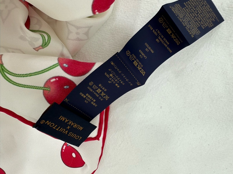 Louis Vuitton x 村上隆聯名櫻桃絲巾,白色F,90x90cm大方巾,桑蠶絲材質-5