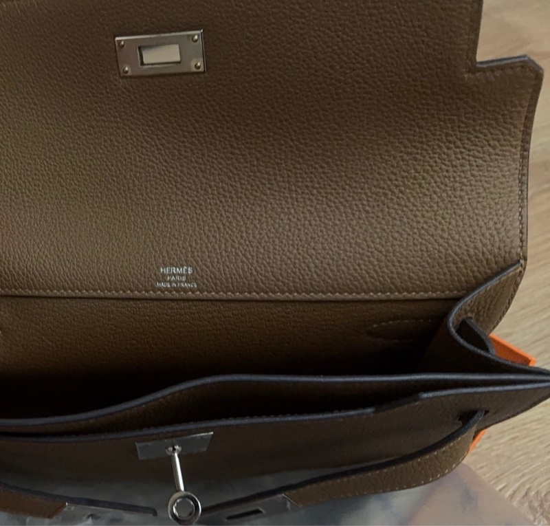 （年末降價衝評價檔期後回調288888） Hermes Kelly Depeches 銀釦 手拿包(大象灰)-10