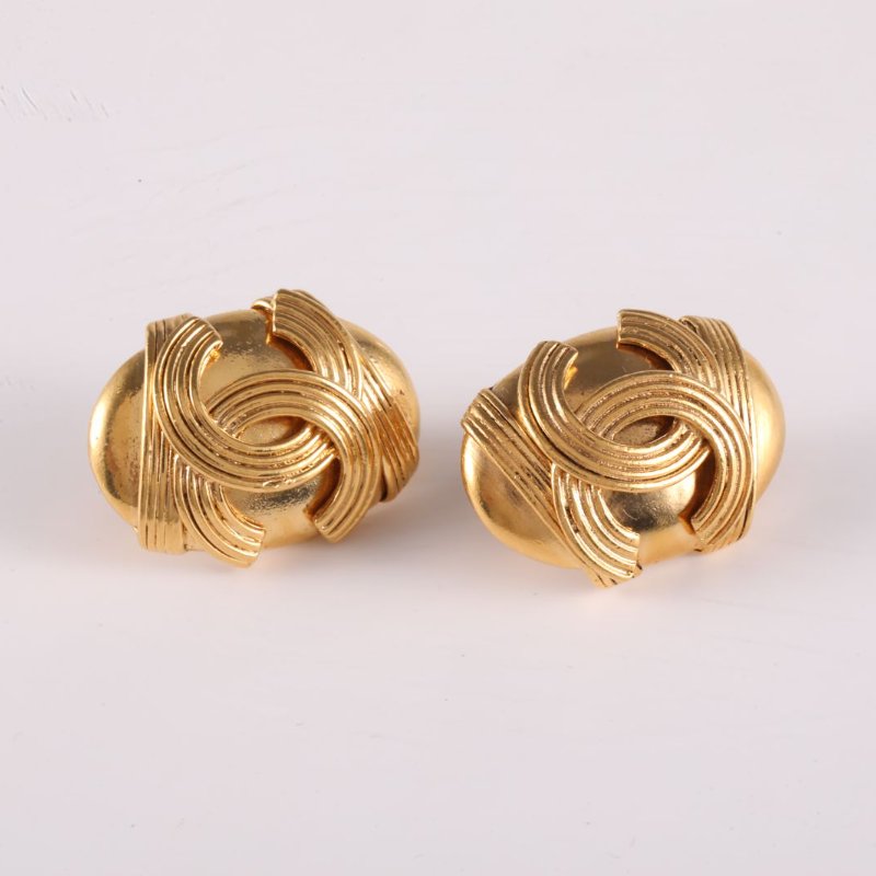 CHANEL 合金94A中古橢圓雙C耳夾耳環-1