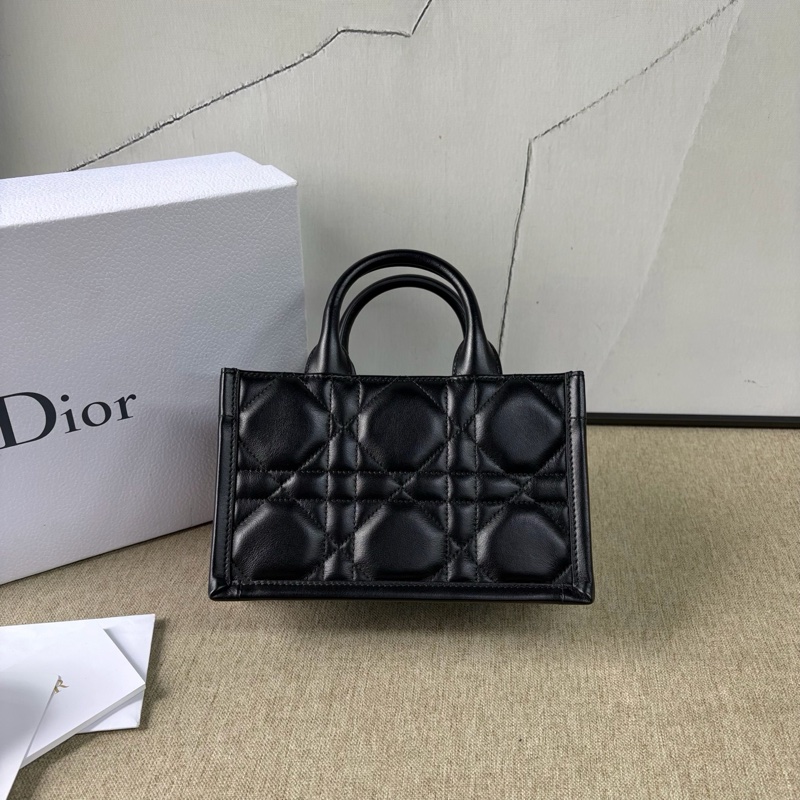 近新！帶票帶保卡！全套！送禮自用都可！Dior 迪奧 Booktote mini迷你橫版-1