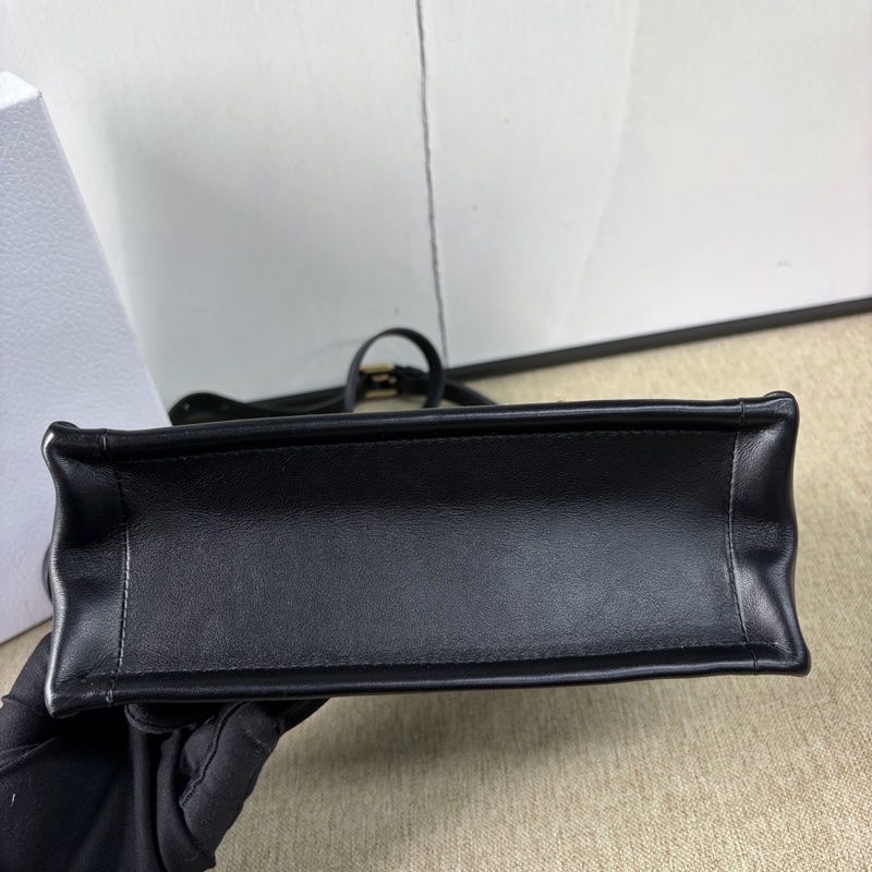 近新！帶票帶保卡！全套！送禮自用都可！Dior 迪奧 Booktote mini迷你橫版-6