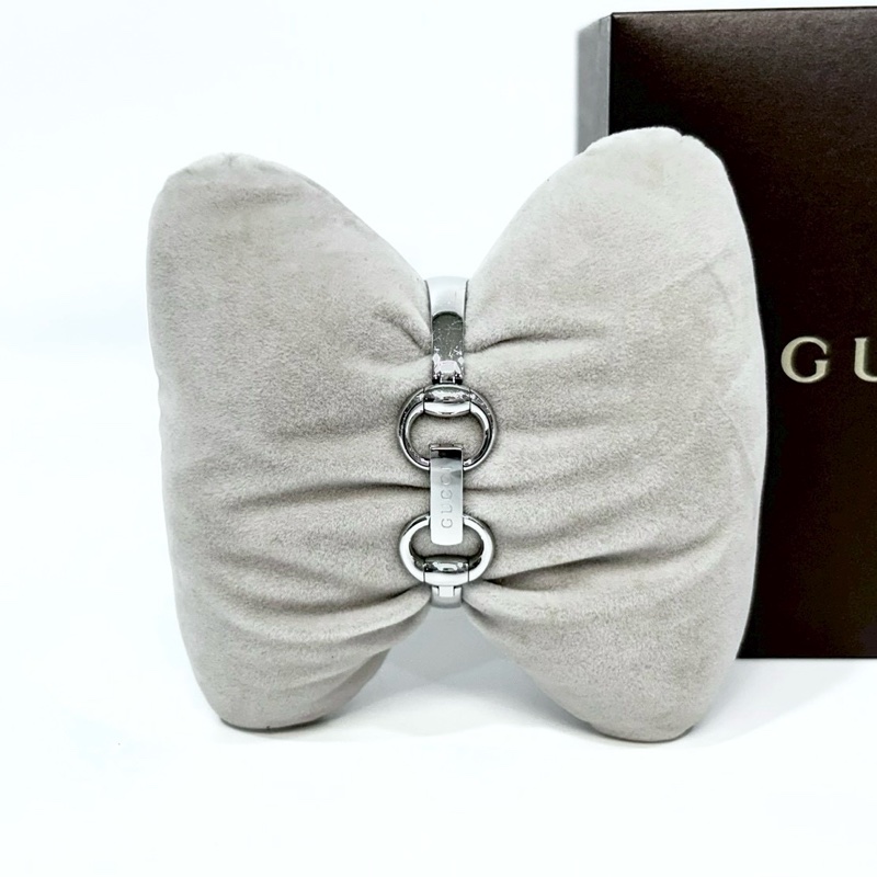 GUCCI銀灰色圓形錶盤手鐲設計手錶-4