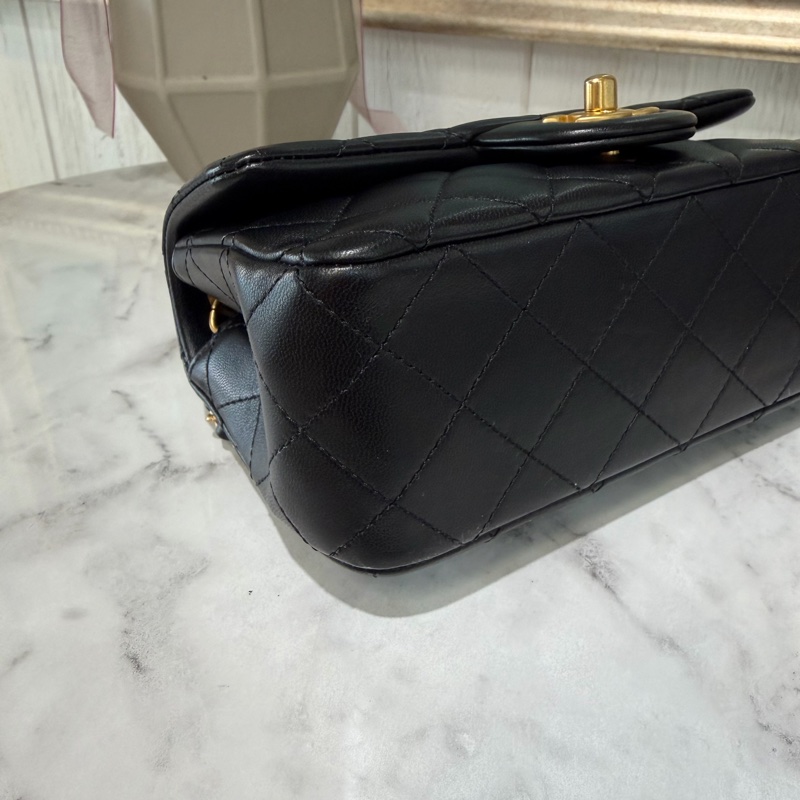 Chanel黑牛皮菱格紋COCO20金球金釦下蓋肩斜口蓋包AS1787-4