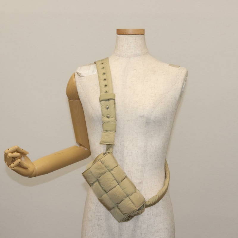 【日本直送】BOTTEGA VENETA MAXI INTRECCIATO CASSETTE 包尼龍米銀正品 144336-20