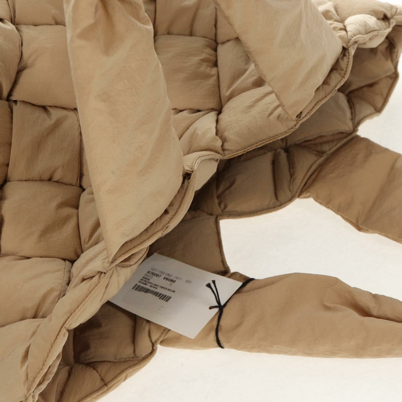 【日本直送】BOTTEGA VENETA 盒式襯墊 INTRECCIATO 包尼龍米色 670207 正品 sw1603M-5