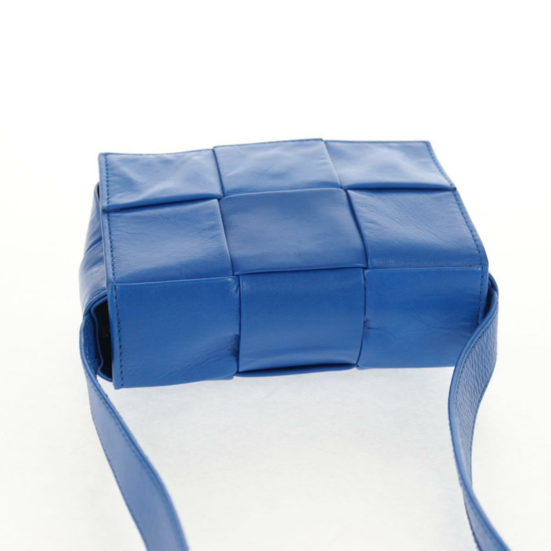 【日本直送】BOTTEGA VENETA MAXI INTRECCIATO 卡式肩背包皮革藍正品 146045V-5