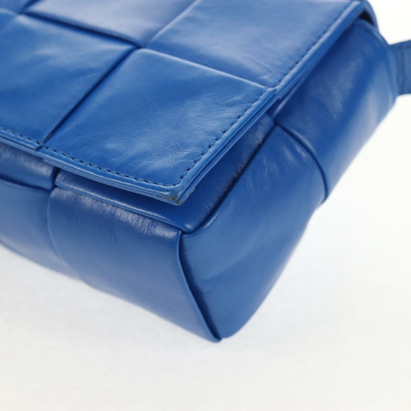 【日本直送】BOTTEGA VENETA MAXI INTRECCIATO 卡式肩背包皮革藍正品 146045V-14