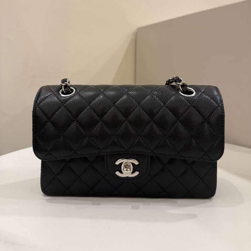 Chanel香奈兒 經典口蓋包 cf23黑銀-0