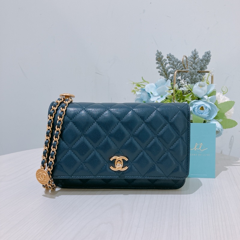 TK1867 CHANEL 香奈兒翻蓋式長銀包連金幣鏈帶包包22A TWIST YOUR BUTTONS CAVIAR WALLET ON CHAIN-0