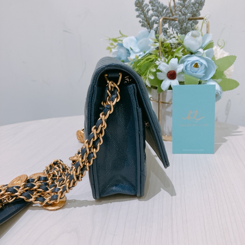 TK1867 CHANEL 香奈兒翻蓋式長銀包連金幣鏈帶包包22A TWIST YOUR BUTTONS CAVIAR WALLET ON CHAIN-4