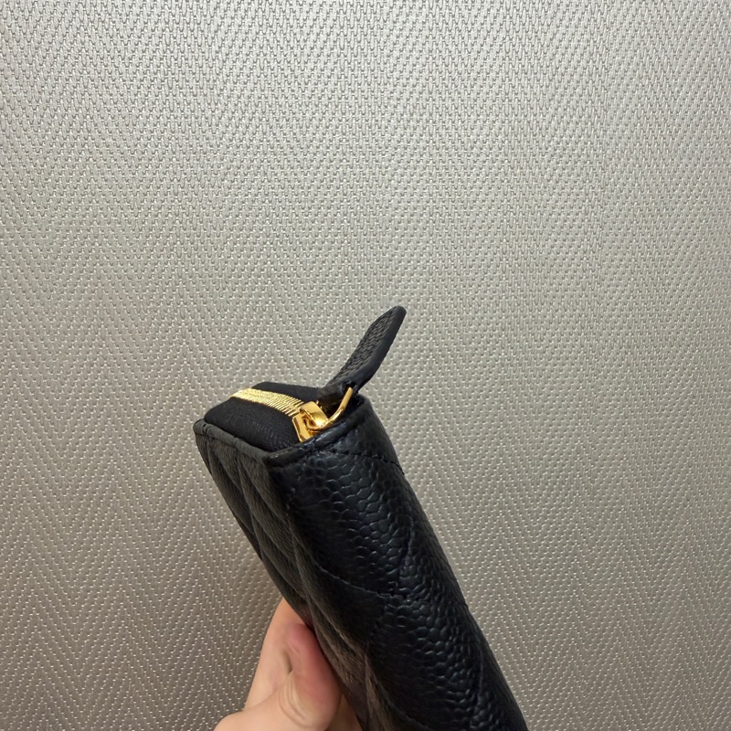 Chanel 黑荔枝皮金釦拉鏈長夾AP0242-7