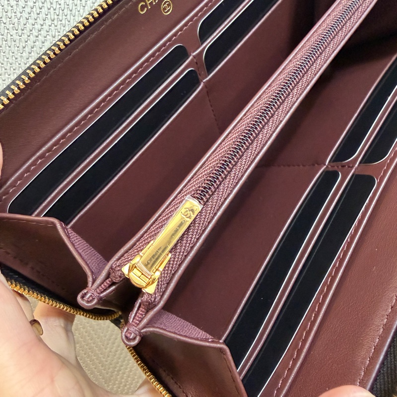 Chanel 黑荔枝皮金釦拉鏈長夾AP0242-12