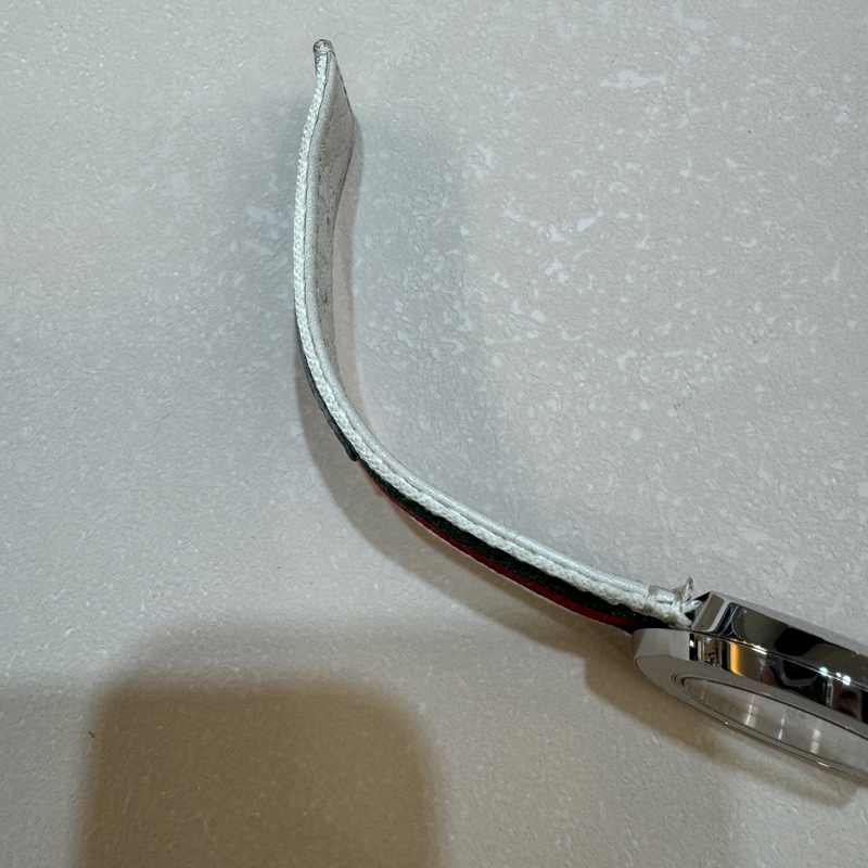 GUCCI白色銀邊綠紅綠織帶手錶YA129411-12