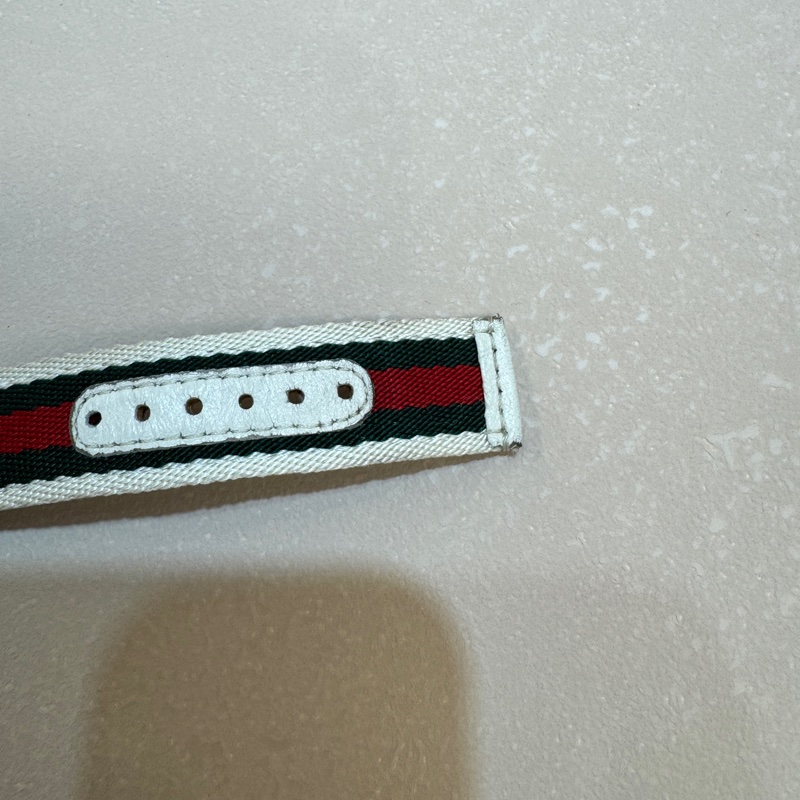GUCCI白色銀邊綠紅綠織帶手錶YA129411-17